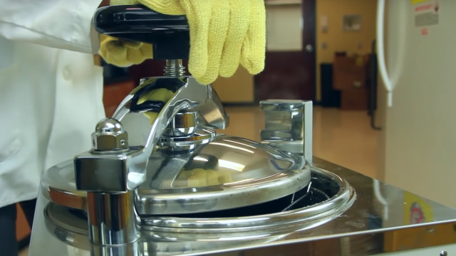 How to Use an Autoclave